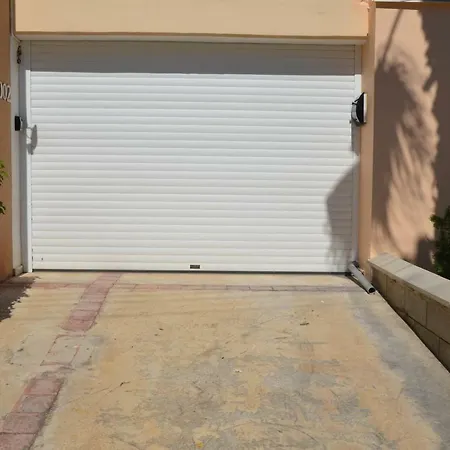 Holiday home Pafia Sunbeach Townhouse